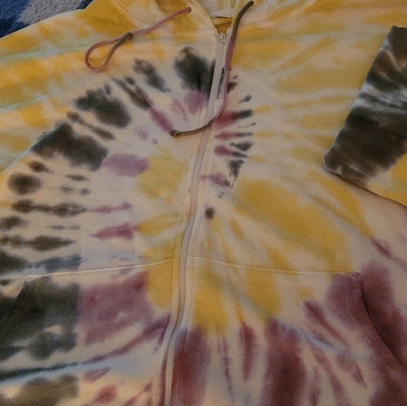 Old Navy XXL Tye Dye Hoodie - Picture 4 of 4